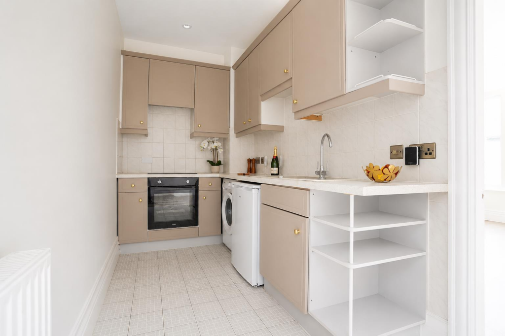 Apartment in Southend-on-Sea, Milton, Westcliff-on-Sea - More