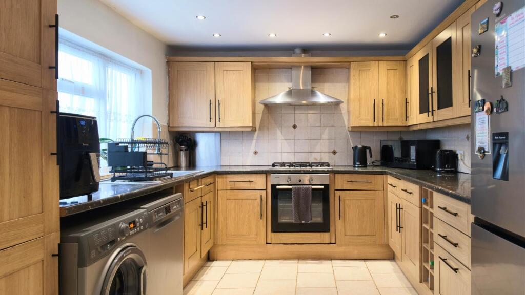 House in Cardiff, Grangetown - View 5