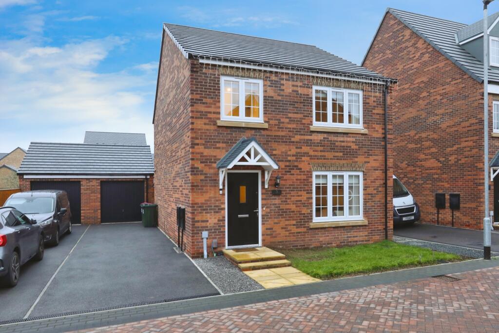 4-bed detached on Trusdale Avenue, Sheffield, S25, £300,000