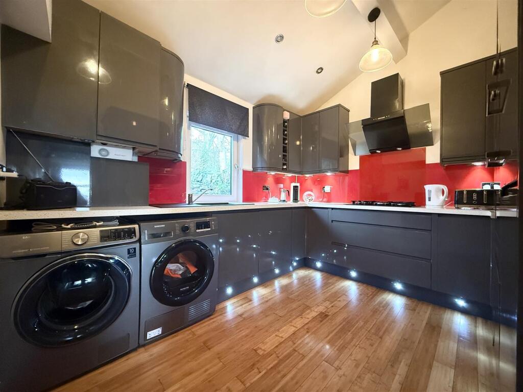 Sunside Cottages, Birdsedge, Huddersfield HD8 8XW photo 4