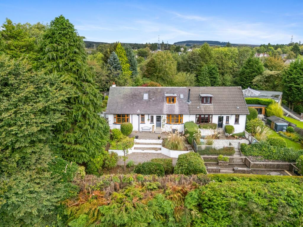 Main image of property: 2 Waulkmill Cottages, Waulkmill Lane, Duntocher, G81 6AS