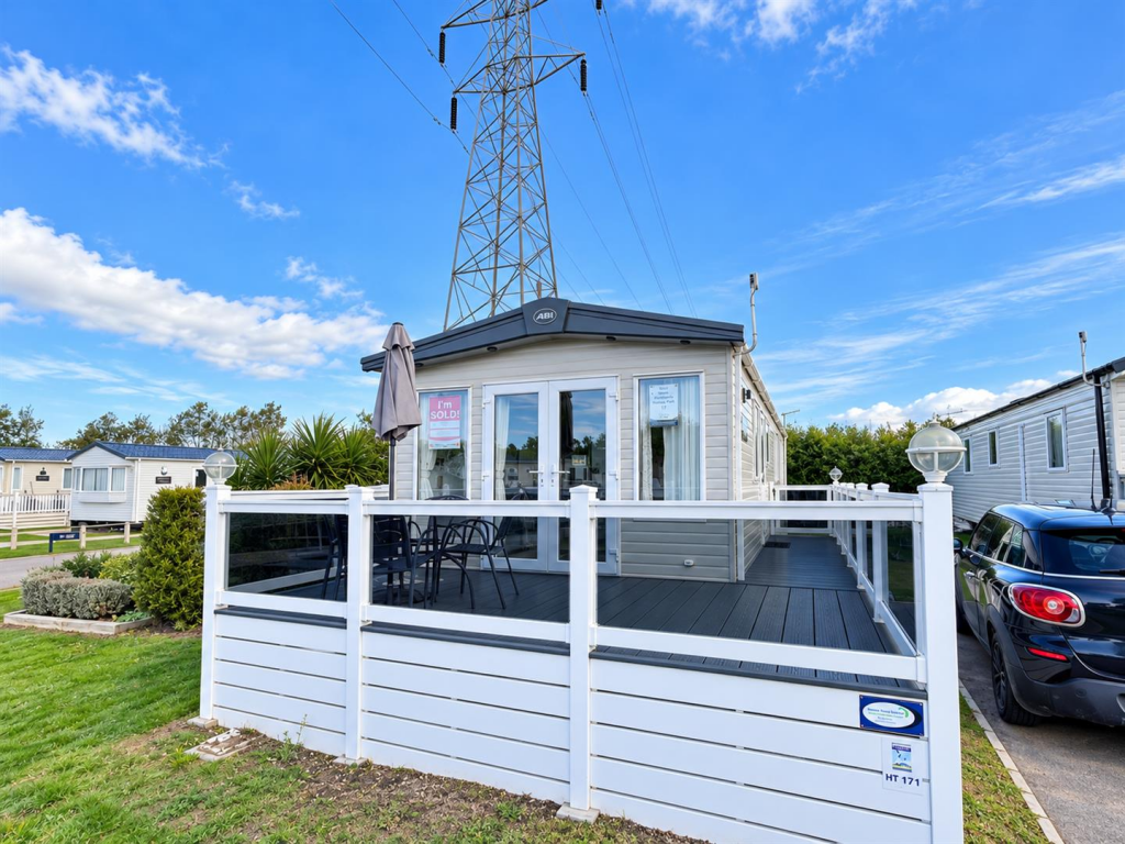 2-bed caravan on Shottendane Road, Birchington, £75,000
