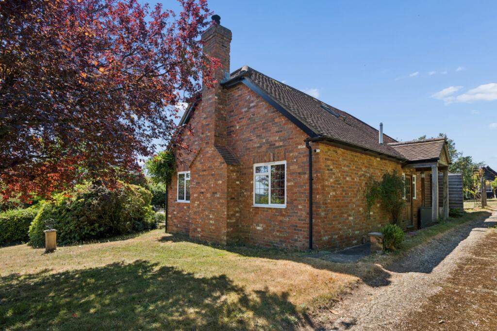 Finch Lane, Amersham, Buckinghamshire, HP7 - View 2