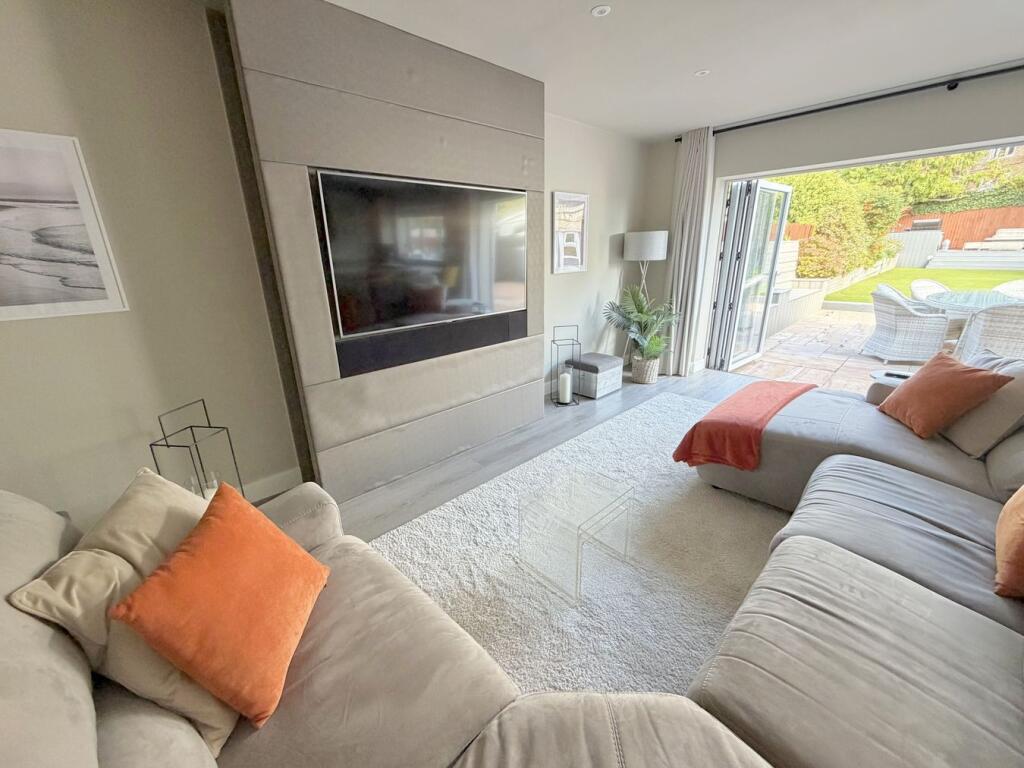 House in Poole, Lake - View 4