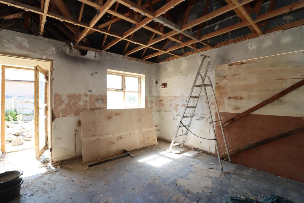 House in North East Derbyshire, Heath and Holmewood - View 5