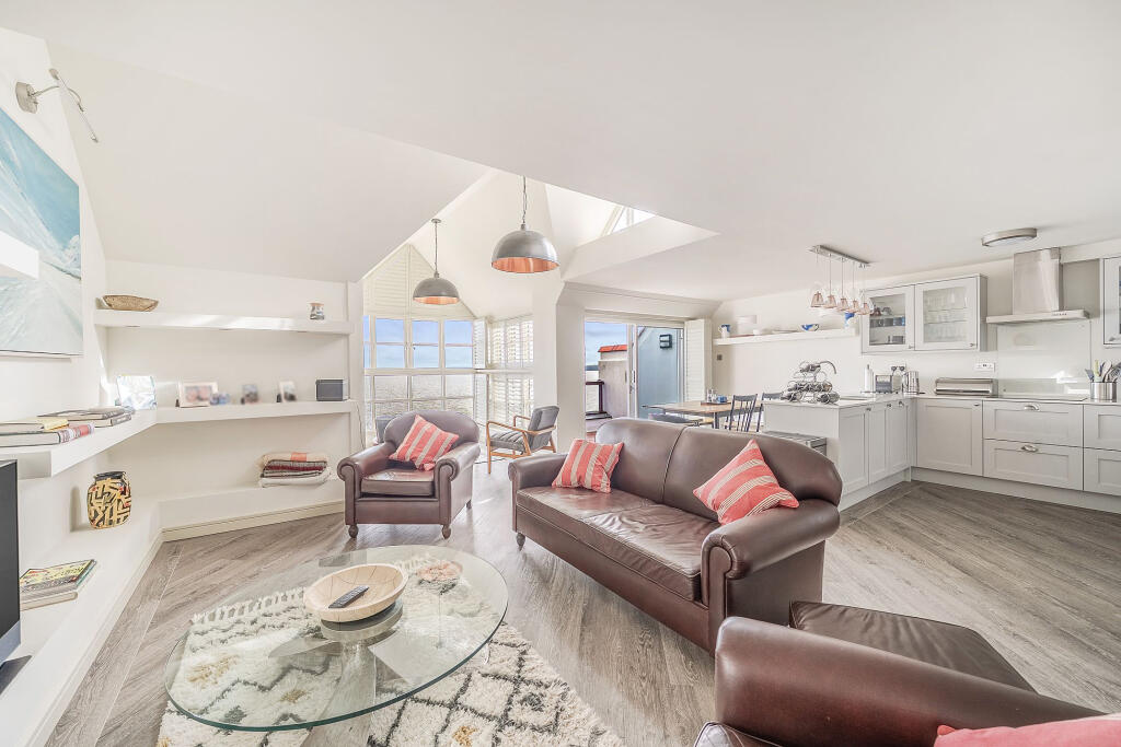 Apartment in Falmouth, Cornwall - View 4