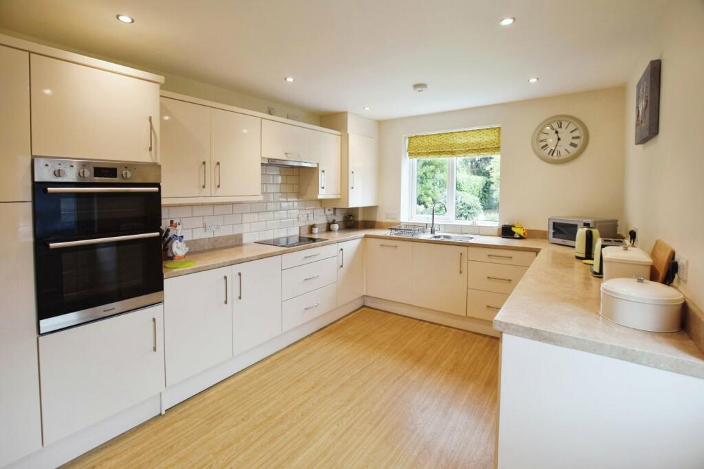 Haydock Drive, Timperley, Altrincham, WA15 photo 2
