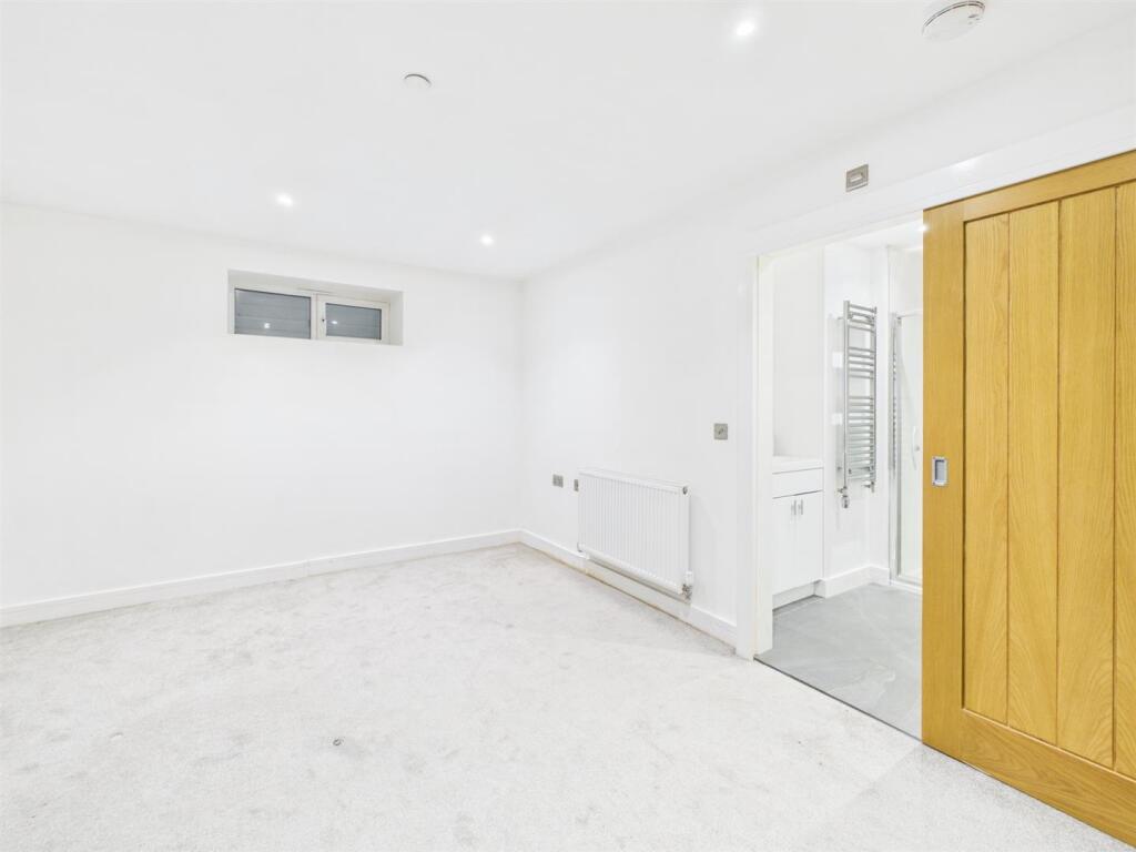 Apartment in Coventry - View 4