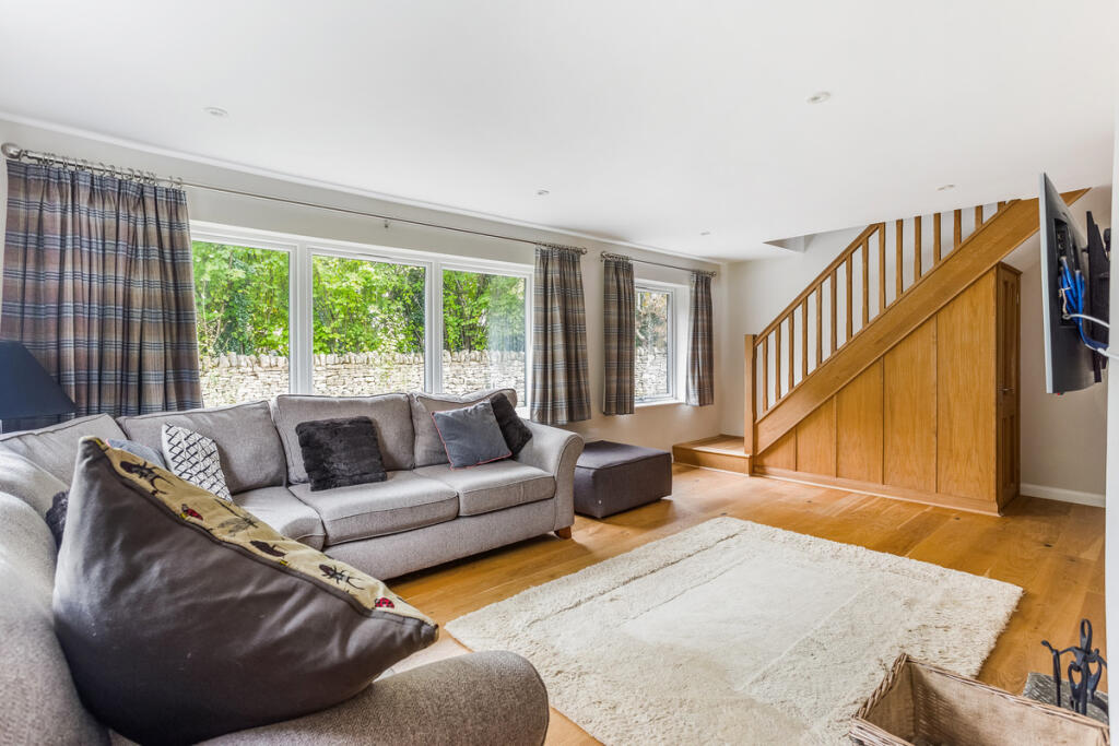 Stockwell Lane, Cheltenham, GL52 photo 2