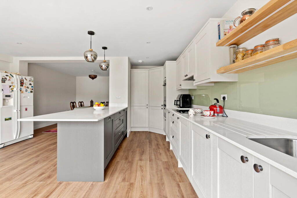 House in Worcester - View 3