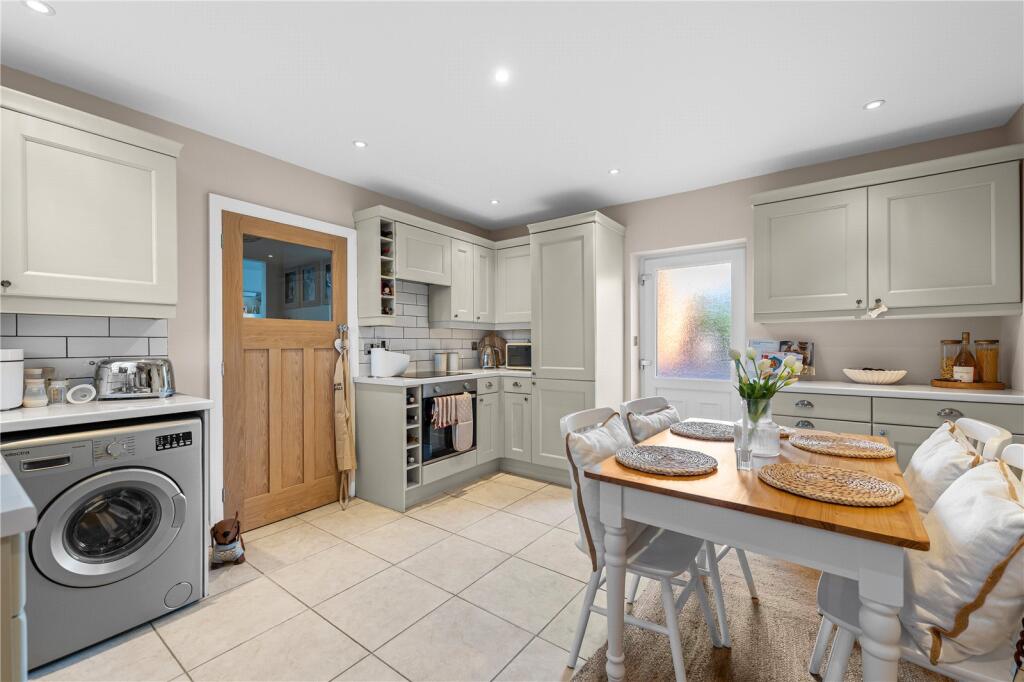 House in Ashfield, Kirkby-in-Ashfield, Sutton-in-Ashfield - More