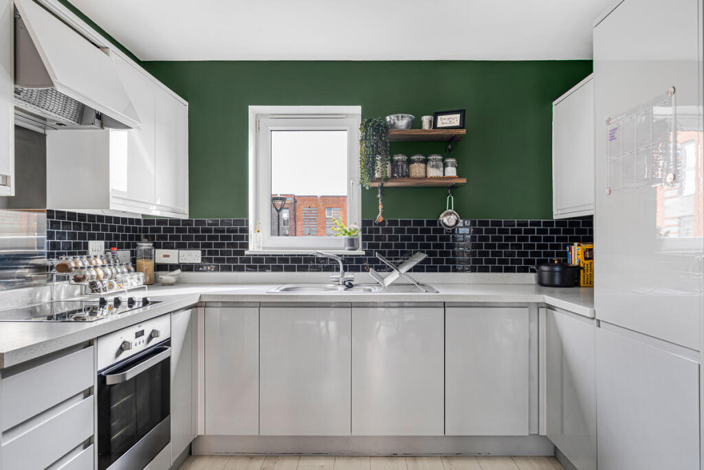 Apartment in Southampton - More