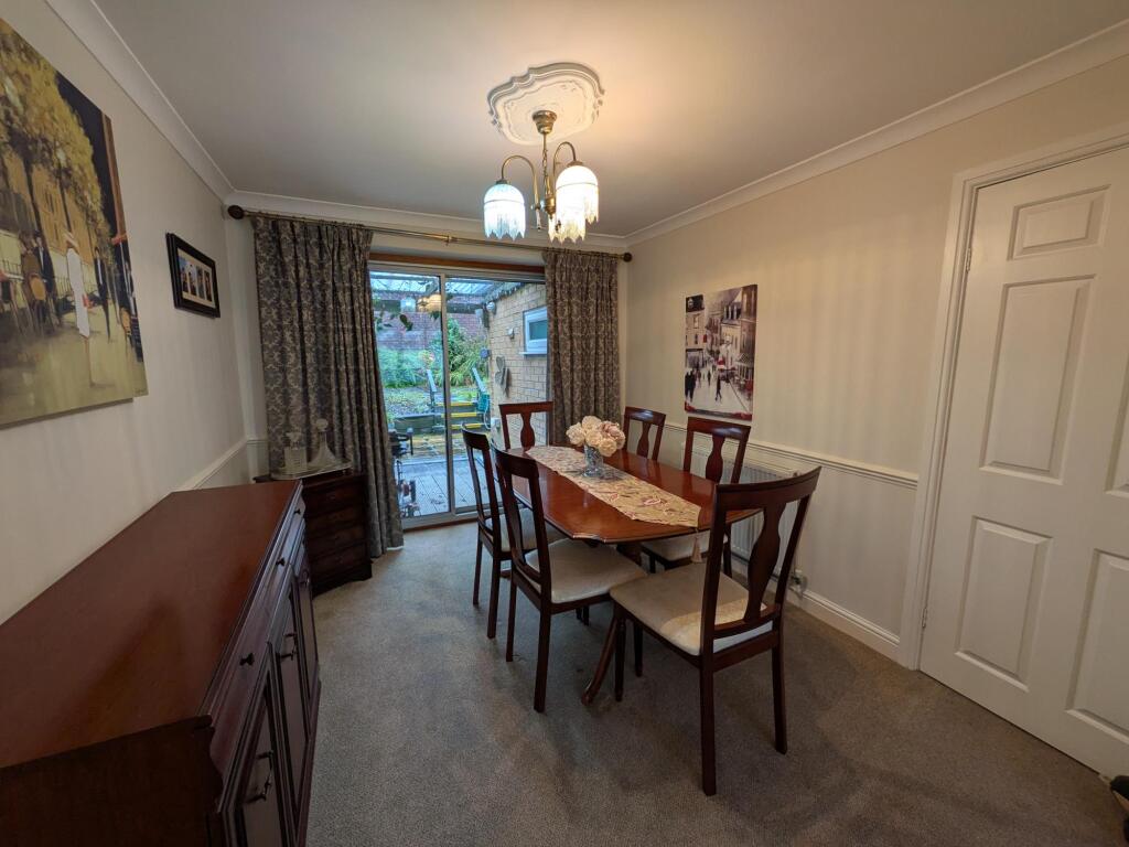 Carmarthen Drive, Tonteg, Pontypridd photo 4