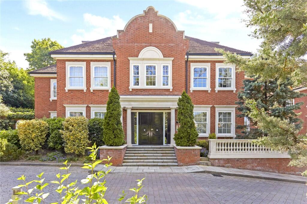 Main image of property: Oxshott Lodge, Leatherhead Road, Leatherhead, Surrey, KT22