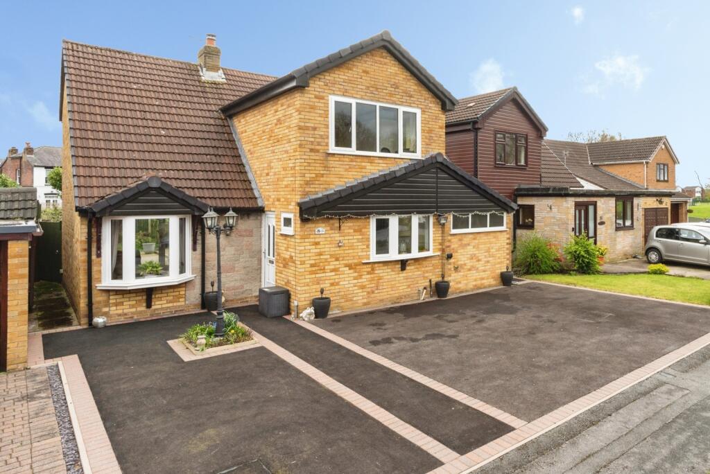 Main image of property: Waltham Avenue, Glazebury, Warrington, Cheshire, WA3