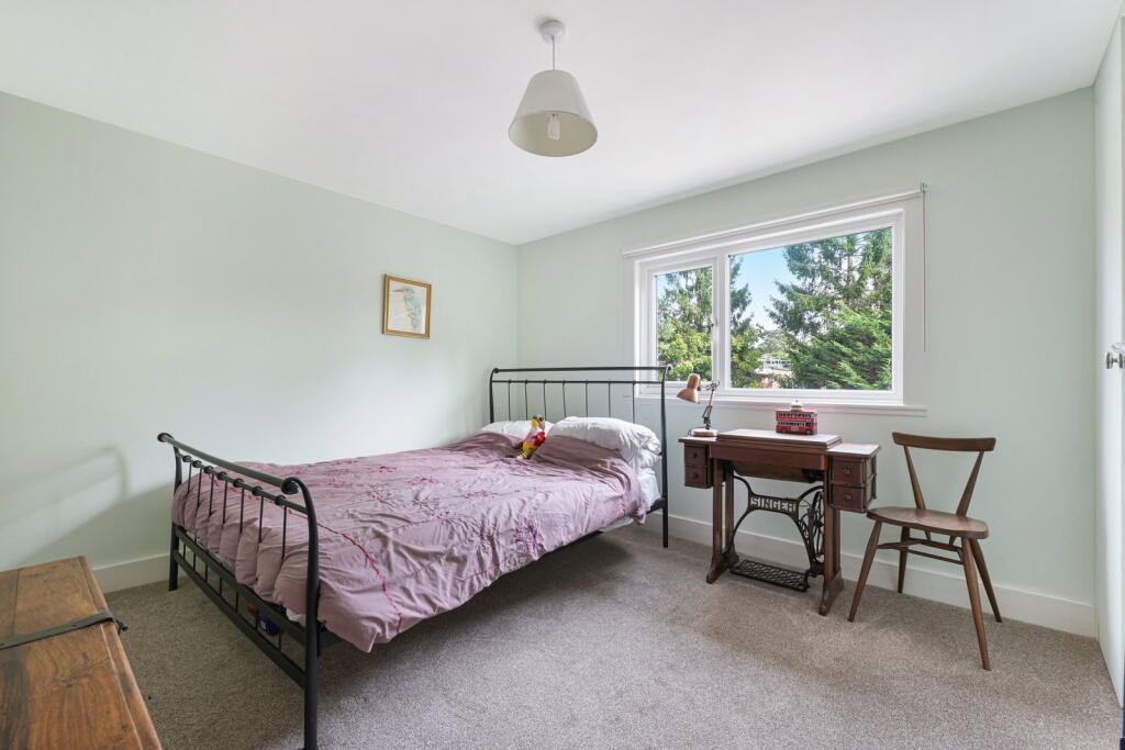 House in Redhill - View 5