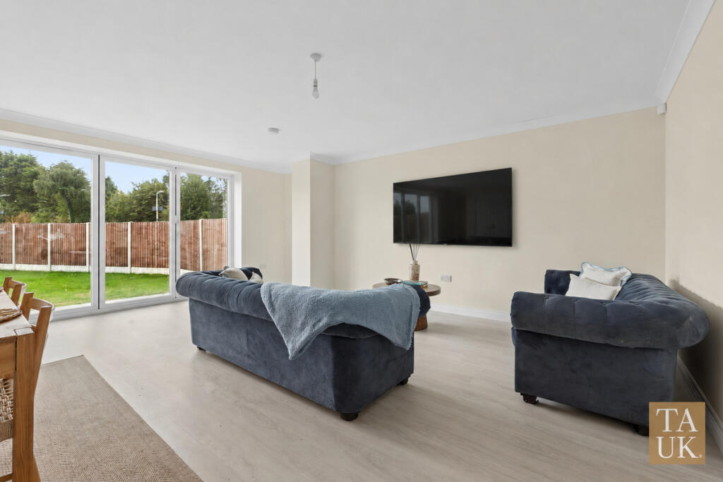 House in West Lancashire, Bescar, Scarisbrick - View 4