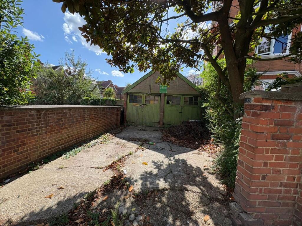 Garage Adjacent to 18 Fawley Road, London, NW6 1SH photo 3