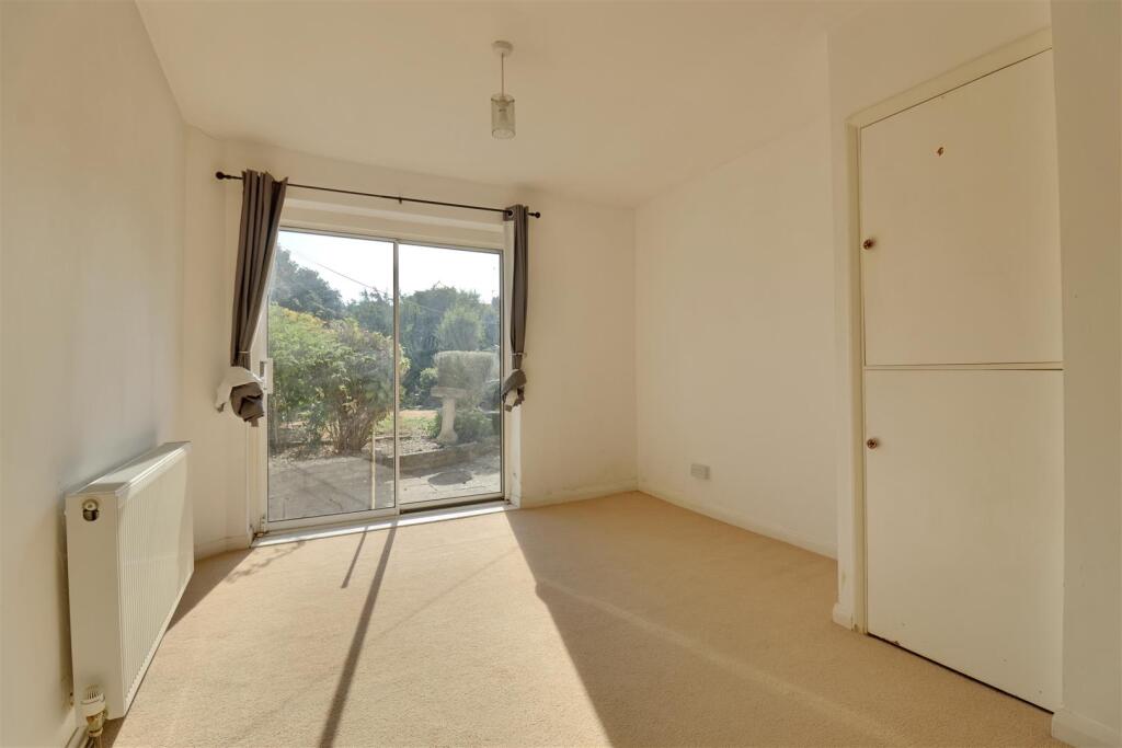House in Portsmouth, Drayton - View 4