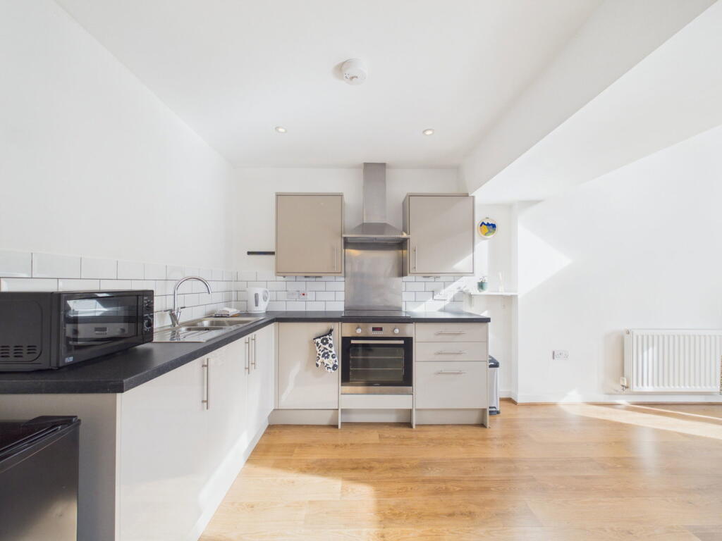 Apartment in Bristol, Windmill Hill, Redcliffe - View 2