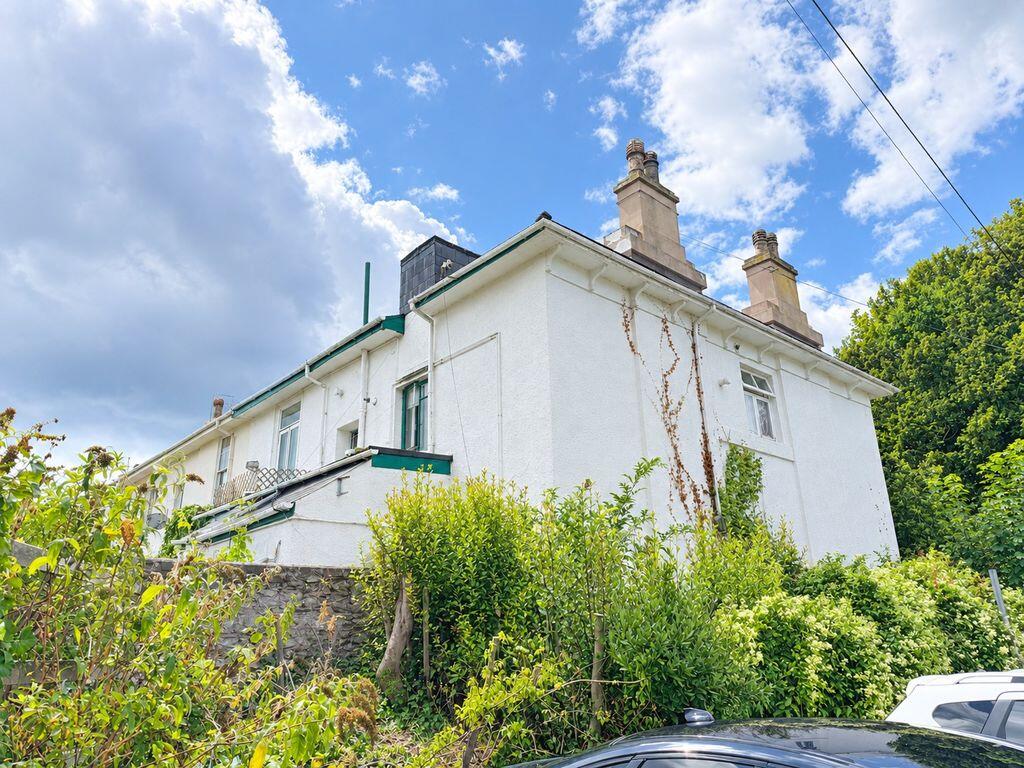 Apartment in Torquay - More