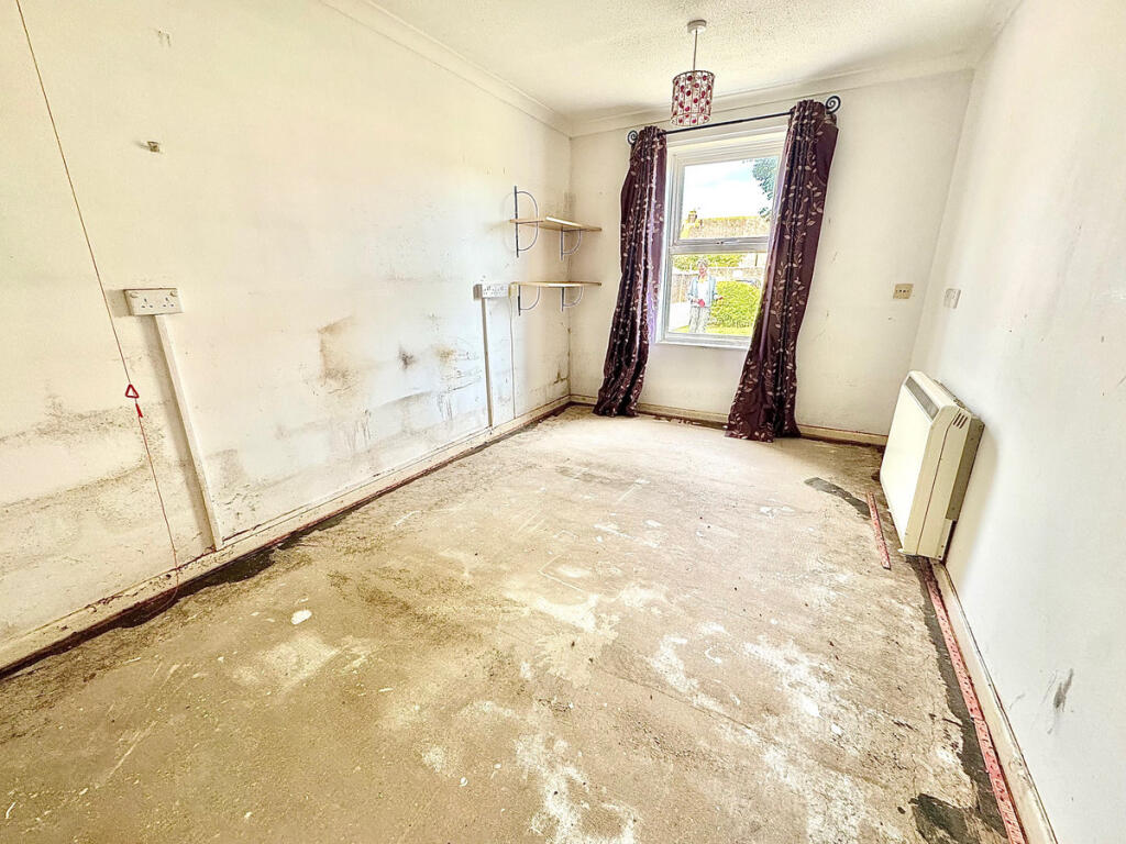 Apartment in Worthing, Broadwater - View 5
