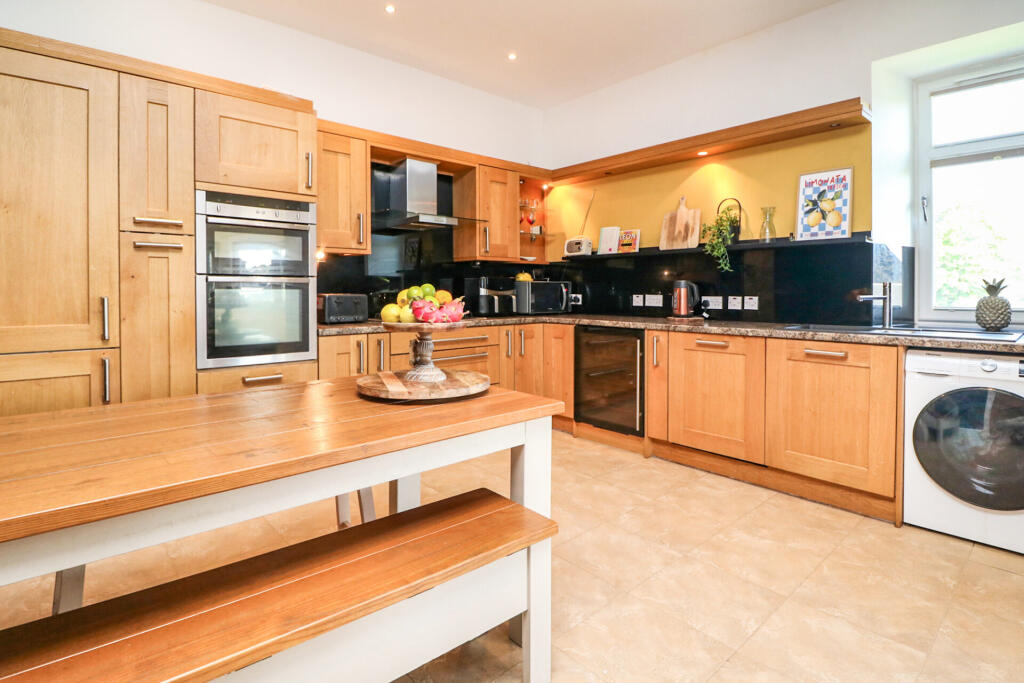 Apartment in Falkirk, Woodlands - View 3