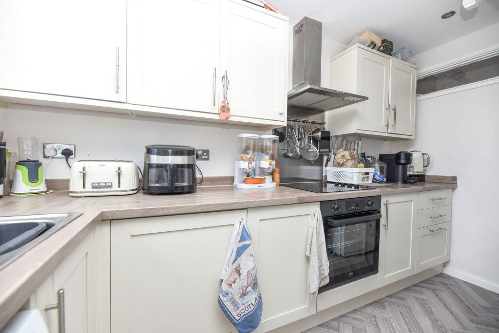 House in Huntingdonshire, Newtown, Huntingdon - More