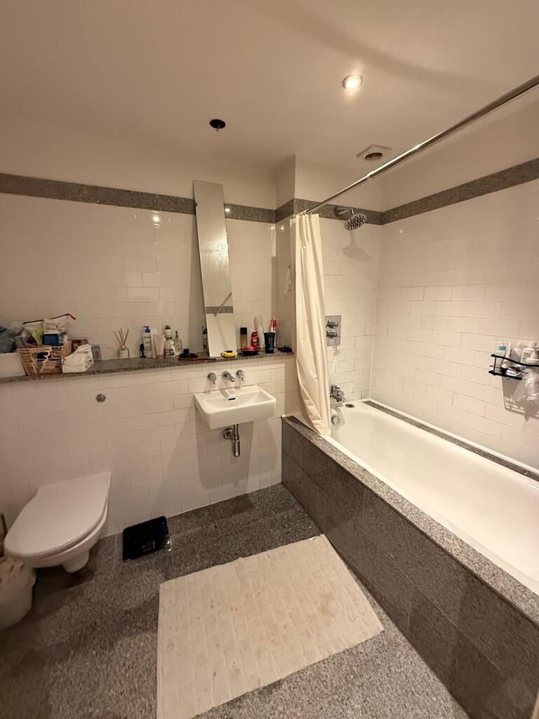 Apartment in Manchester - More
