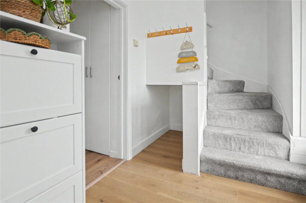 House in Leeds, Robin Hood - More