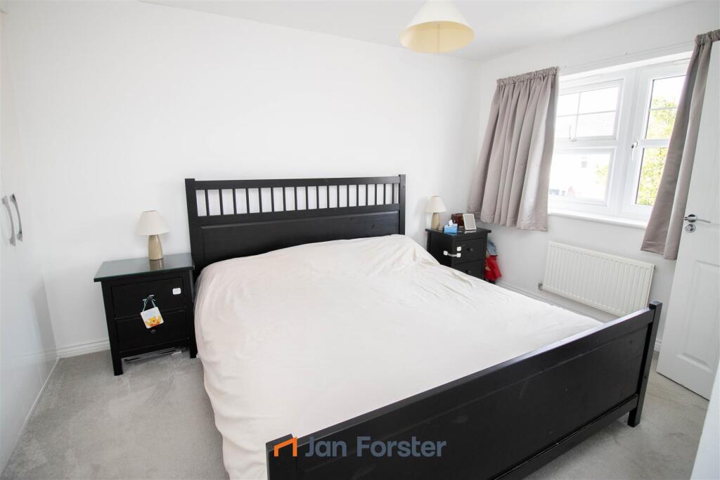 House in North Tyneside, Darsley Green, Benton - View 4