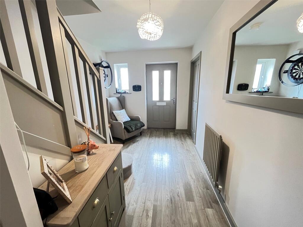 House in Daventry, West Northamptonshire - More