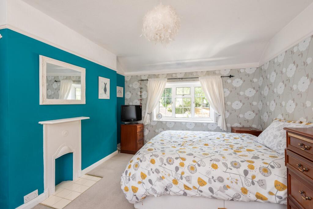 Speen Road, North Dean, High Wycombe, Buckinghamshire, HP14 photo 4