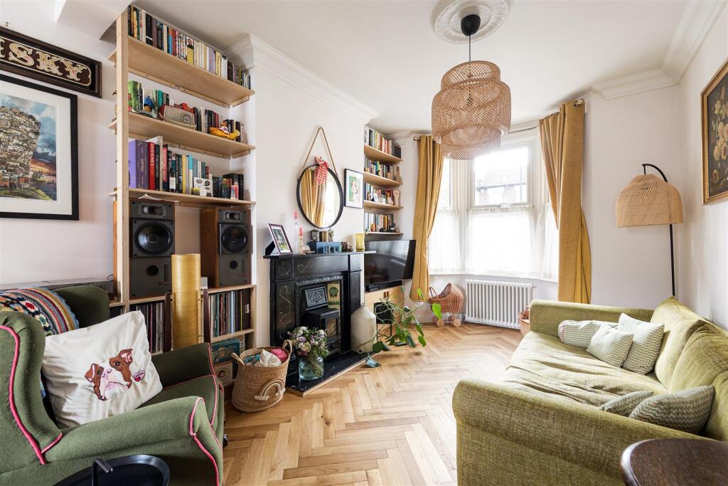 House in London - View 2