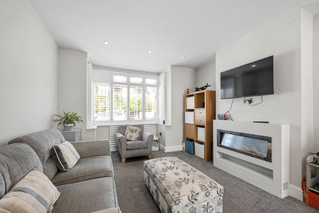 Laburnum Avenue, Drayton photo 3