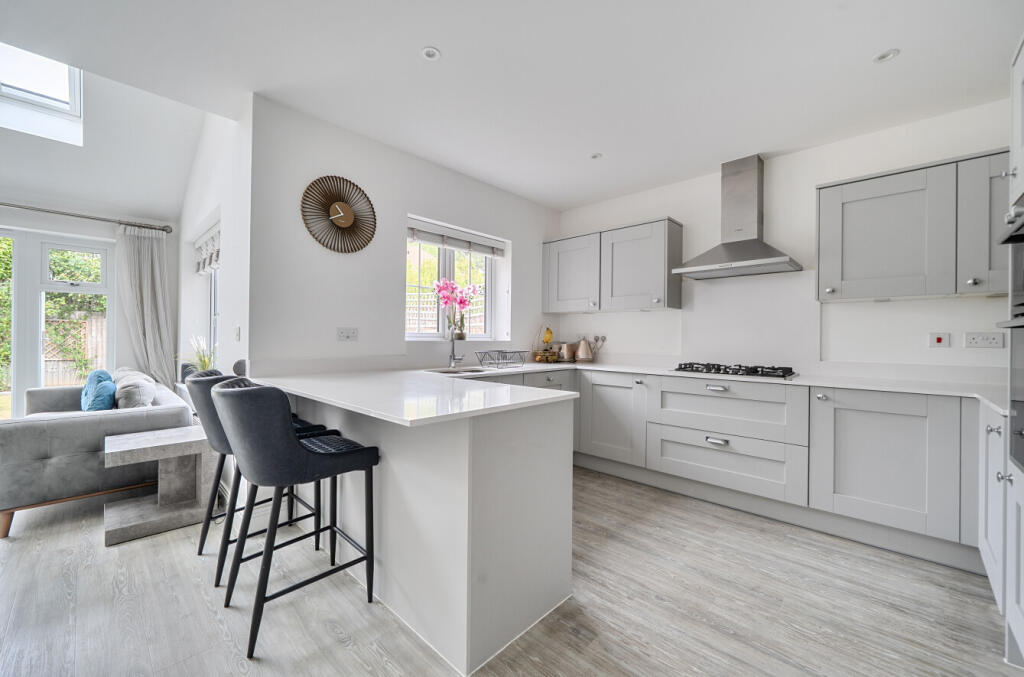 House in Riseley, Swallowfield - View 5