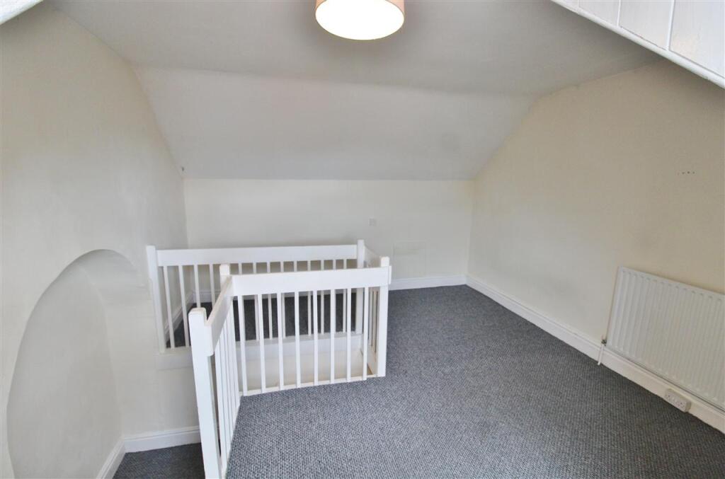Stamford Street, Grantham - More
