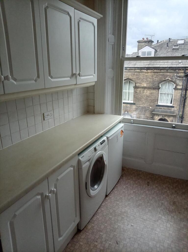 Apartment in Calderdale, Well Head, Savile Park - View 3