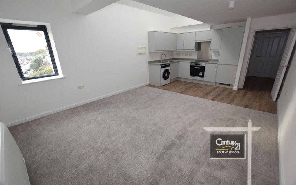 Apartment in Southampton - View 3