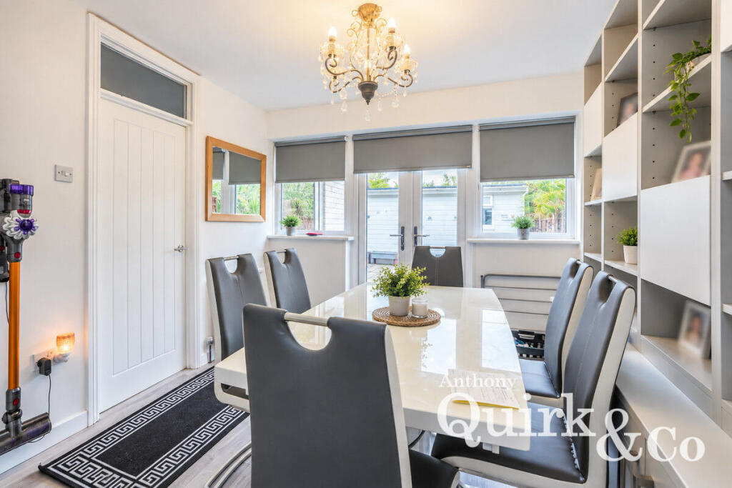 House in Southend-on-Sea - View 5