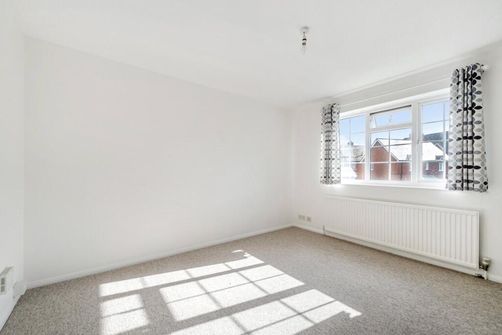Apartment in Guildford - View 4