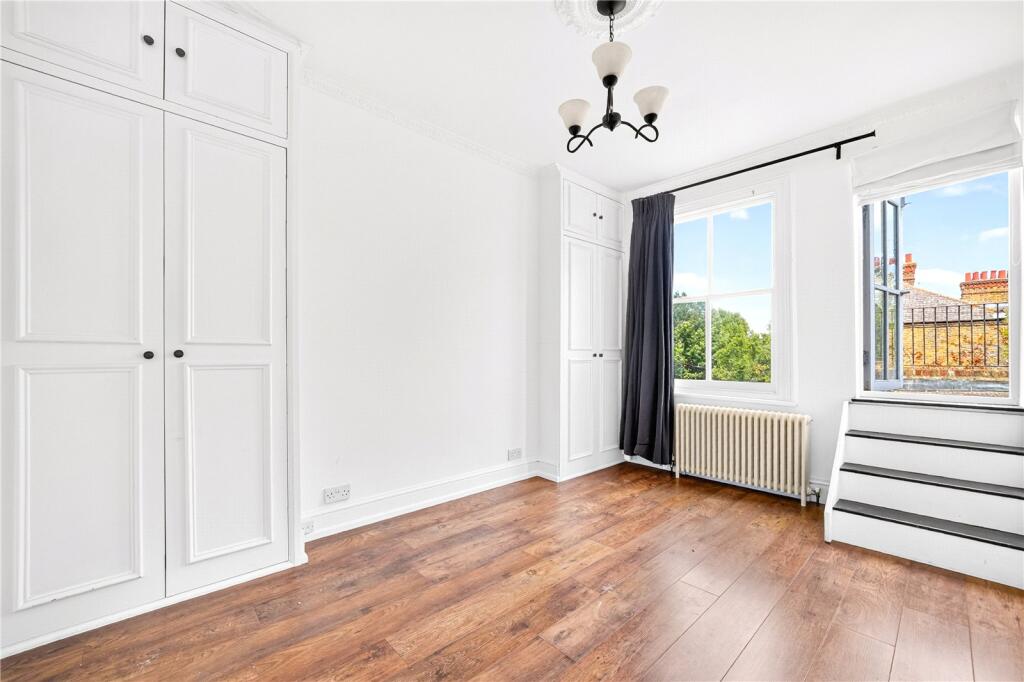 Apartment in London - More
