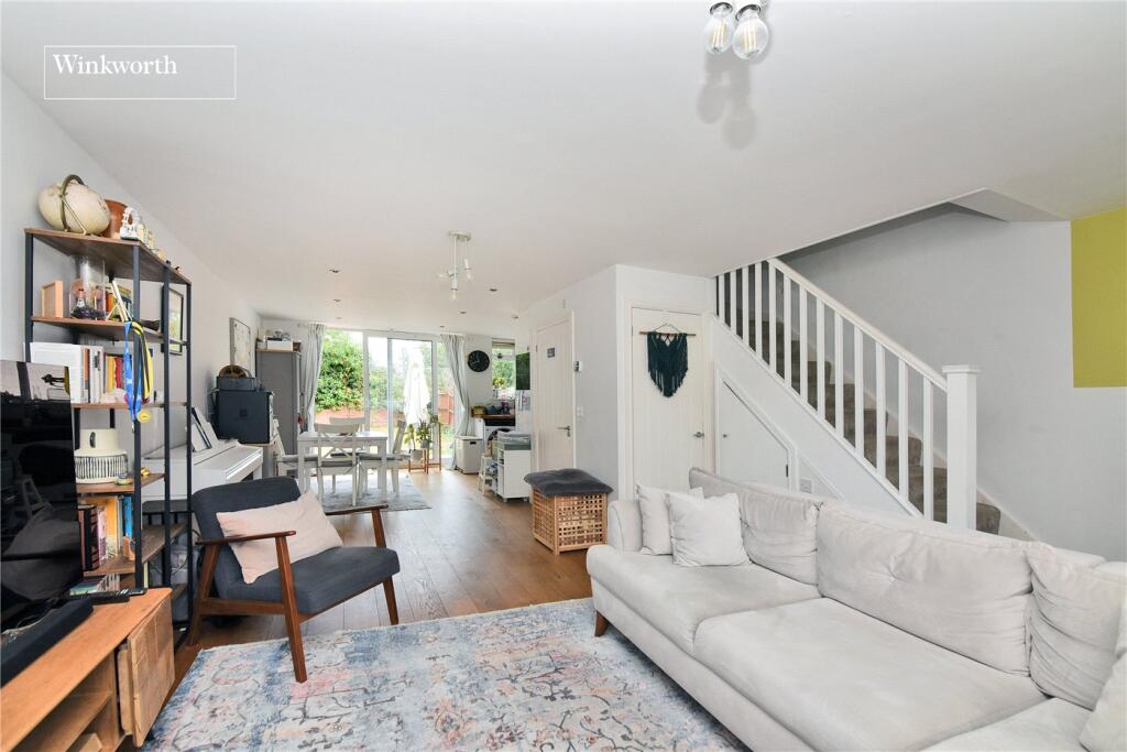House in London, Benhilton - View 3