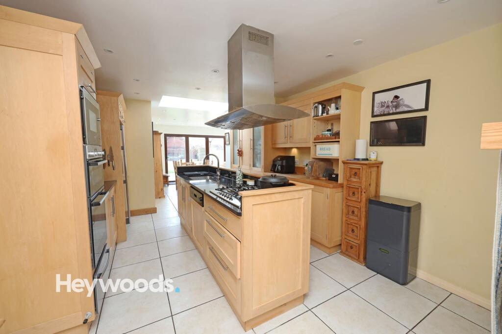 Priory Road, Westlands, Newcastle under Lyme photo 3