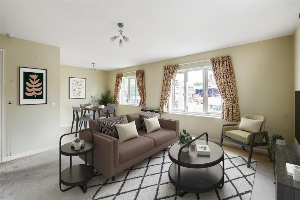 Holly Court, Leatherhead, KT22 photo 2