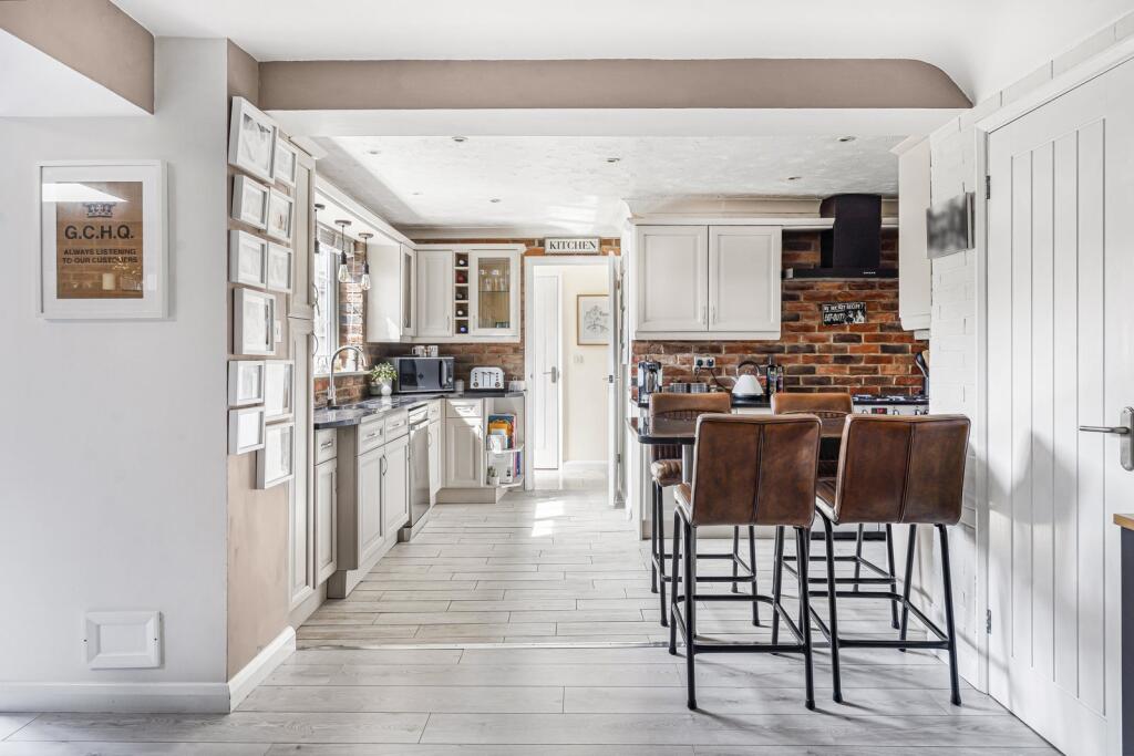 House in Cheltenham, Hatherley, Benhall - View 5