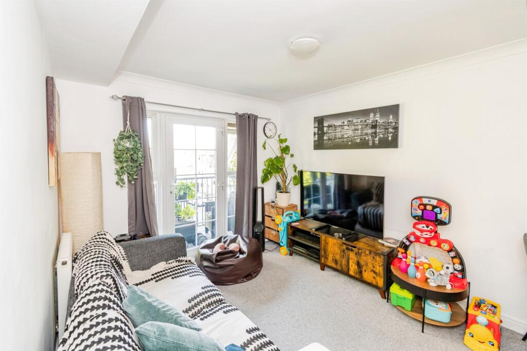 Apartment in Southampton - View 4