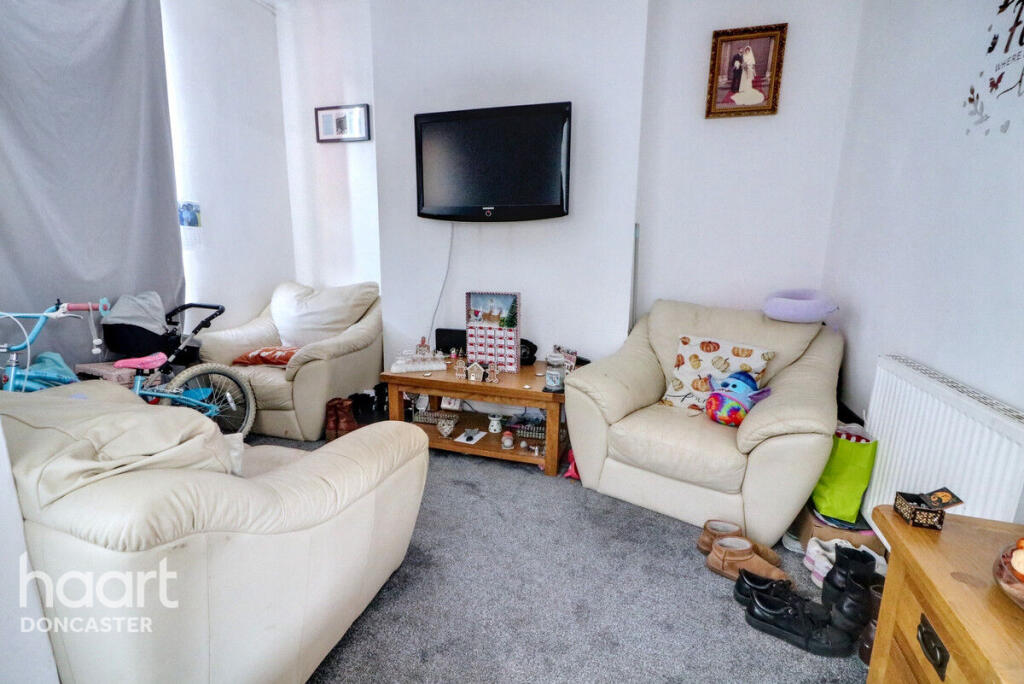 Alexandra Road, Balby, Doncaster photo 2