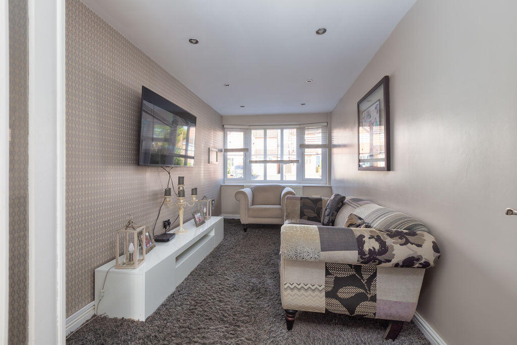 Willow Close, Bury photo 5