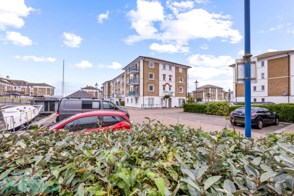 2-bed flat on St. Vincents Court, The Strand, Brighton Marina Village, Brighton, East Sussex, BN2, £400,000